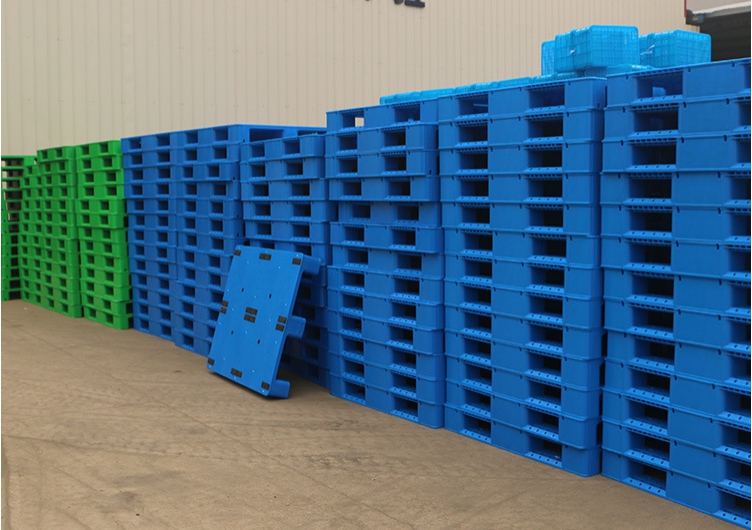 Why do plastic pallet manufacturers add anti-slip to the pallet?