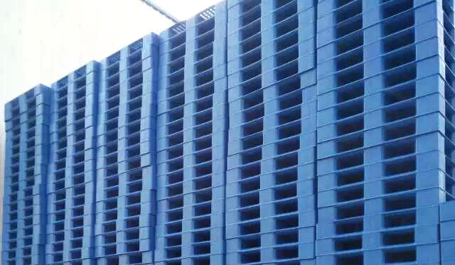 Plastic rectangular pallets have good load-bearing capacity. Can goods be stacked as high as they want?