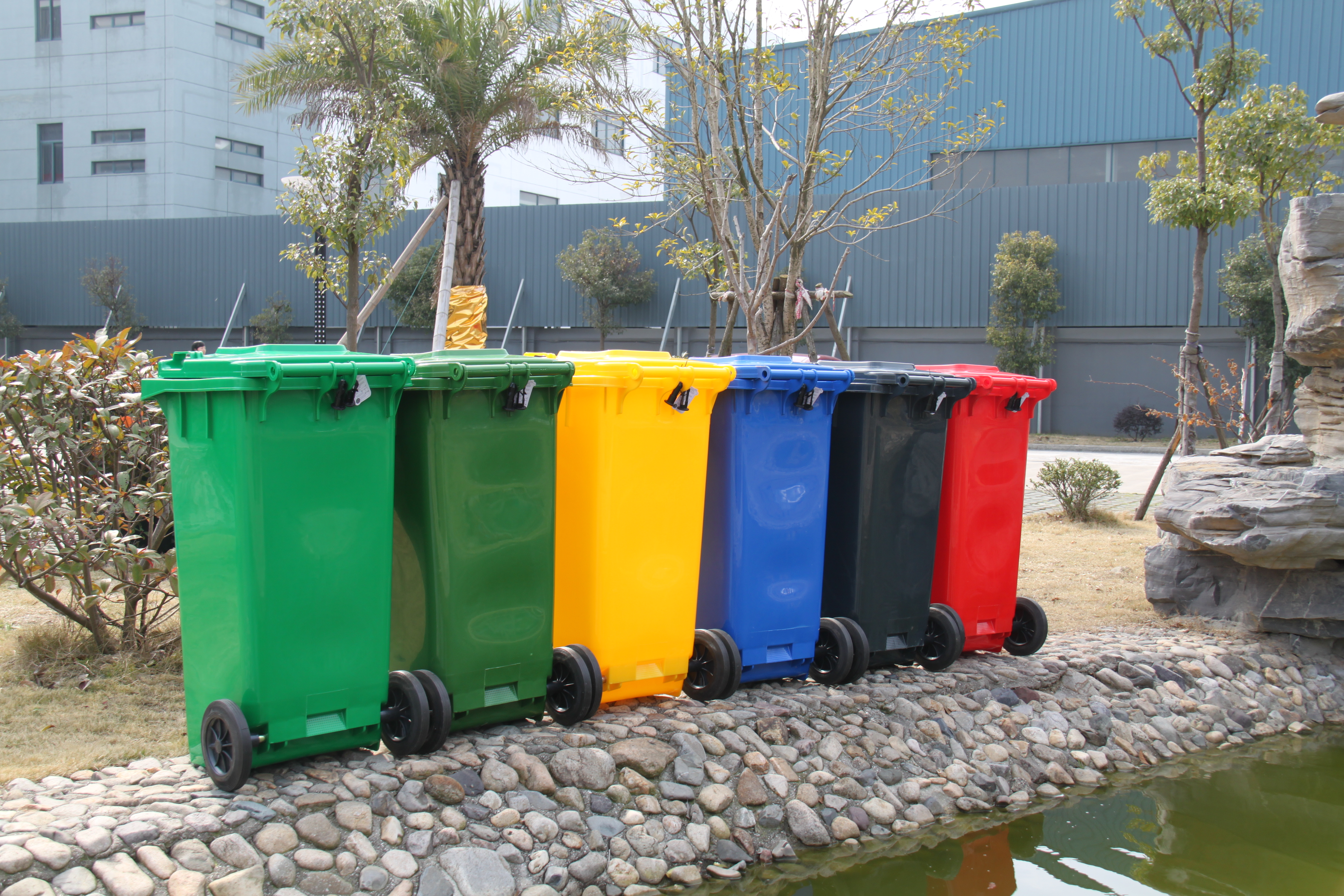 The key practical meaning of sorting dustbins
