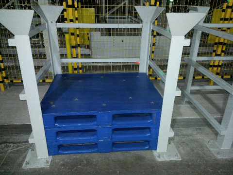 Why do we rarely see white plastic pallets?