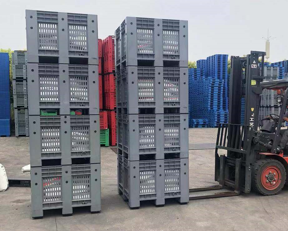 plastic bulk container