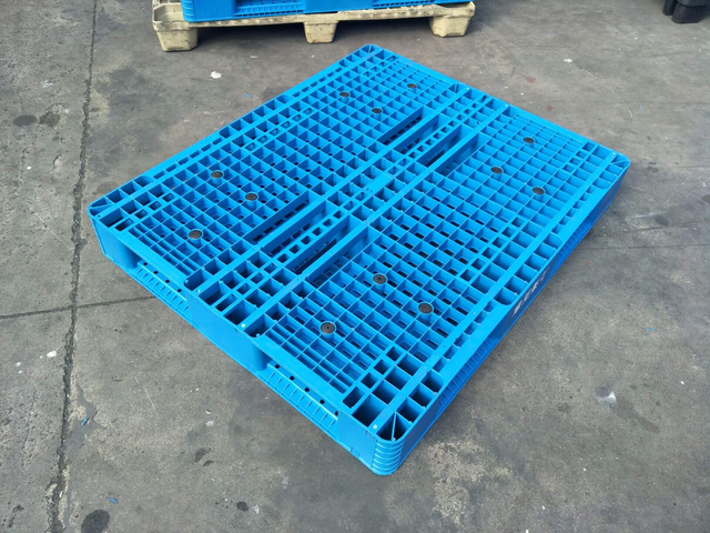 1200 x 1000 Reinforced Mesh Reversible Plastic Pallet for Storage