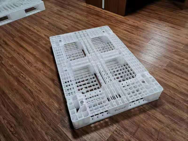 White Rectangular Reusable Food Mesh Plastic Stackable Pallets - Buy 4 ...