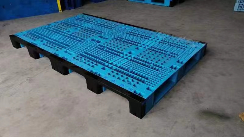 Custom 2000 x 1800 Large Heavy Duty Interlocking Plastic Pallets