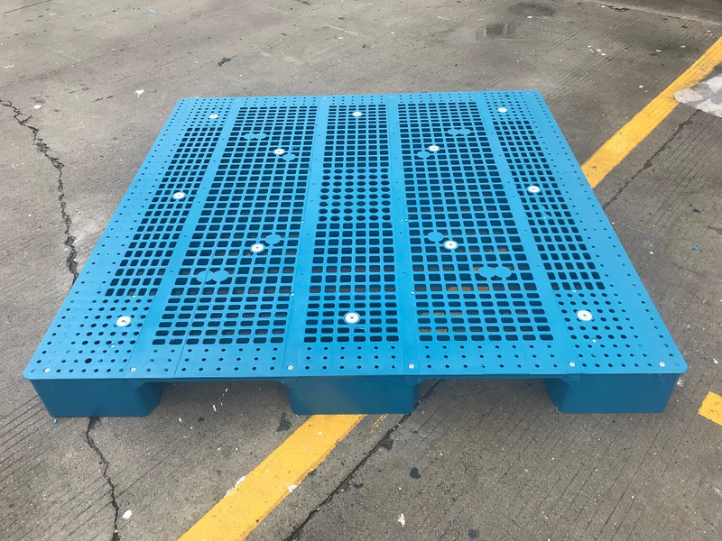 Large 4 Way Polyethylene Open Deck Plastic Floor Pallets