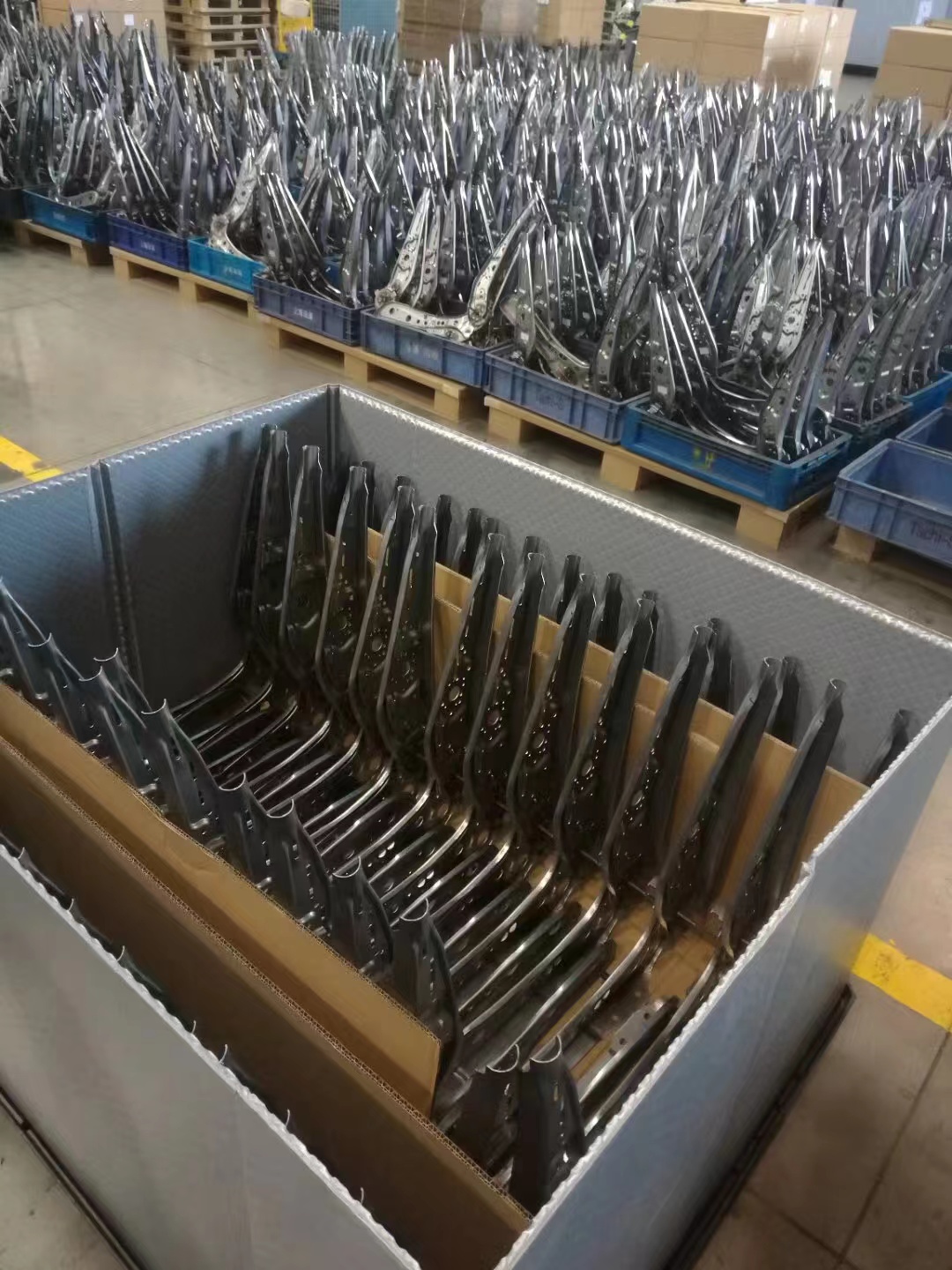 Automotive Plastic Pallet Boxes