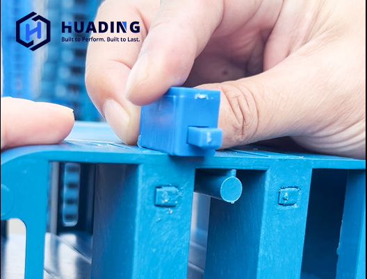 Improvement 2: pin-secured end plug in 1311 reinforced plastic pallet
