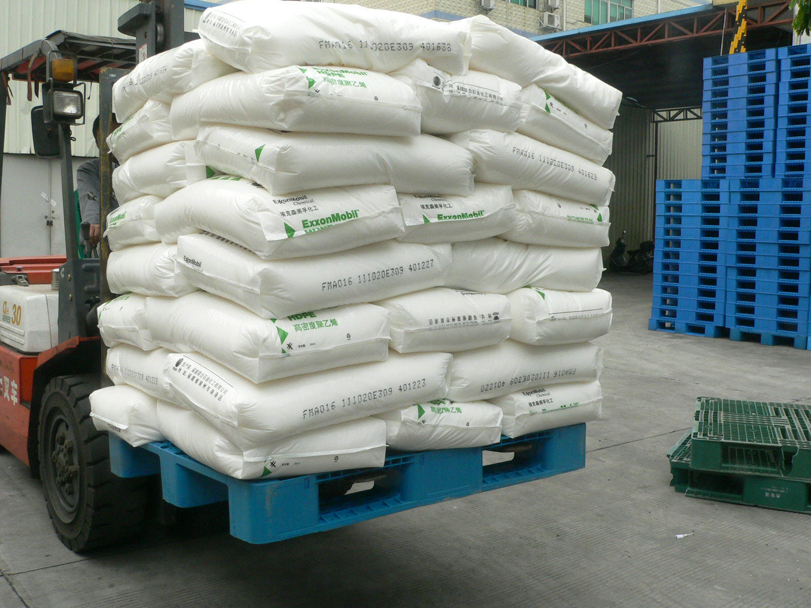 Why Plastic Pallets Are Becoming the Preferred Choice for Material Handling