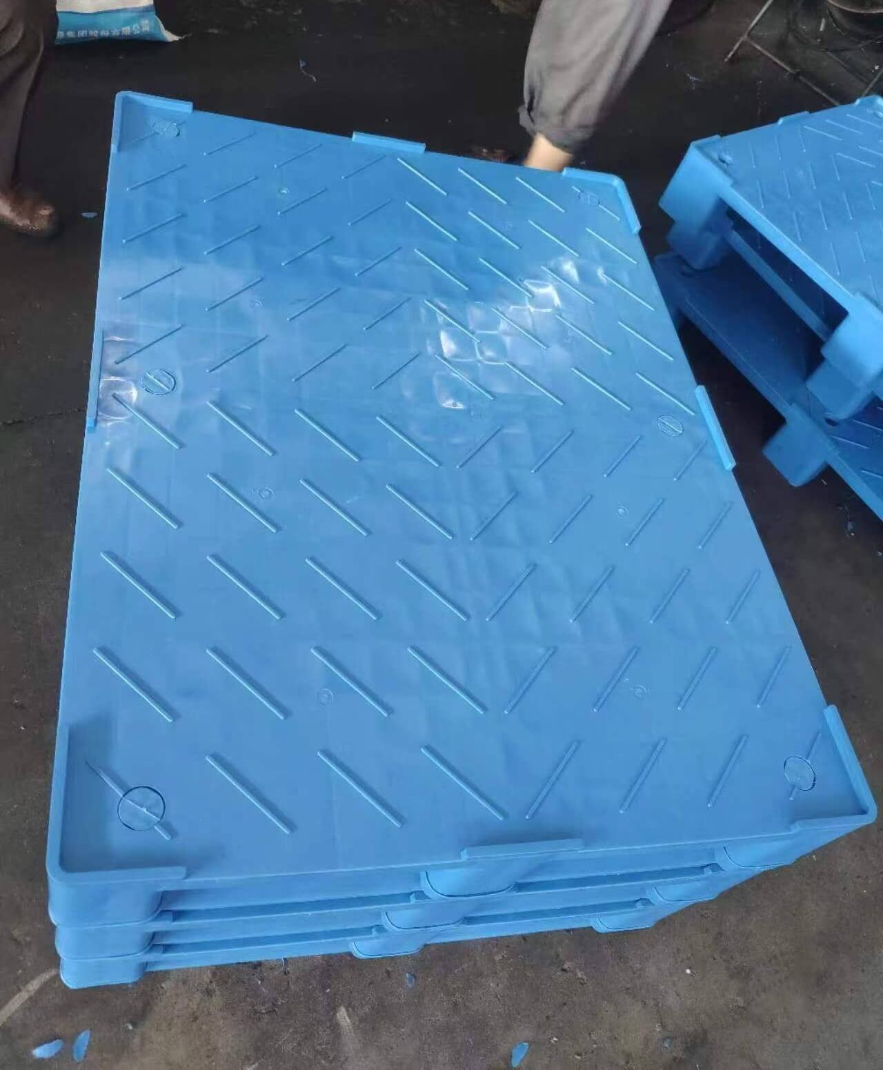 Special Lightweight Anti-slip Solid Plastic Pallets with Lip