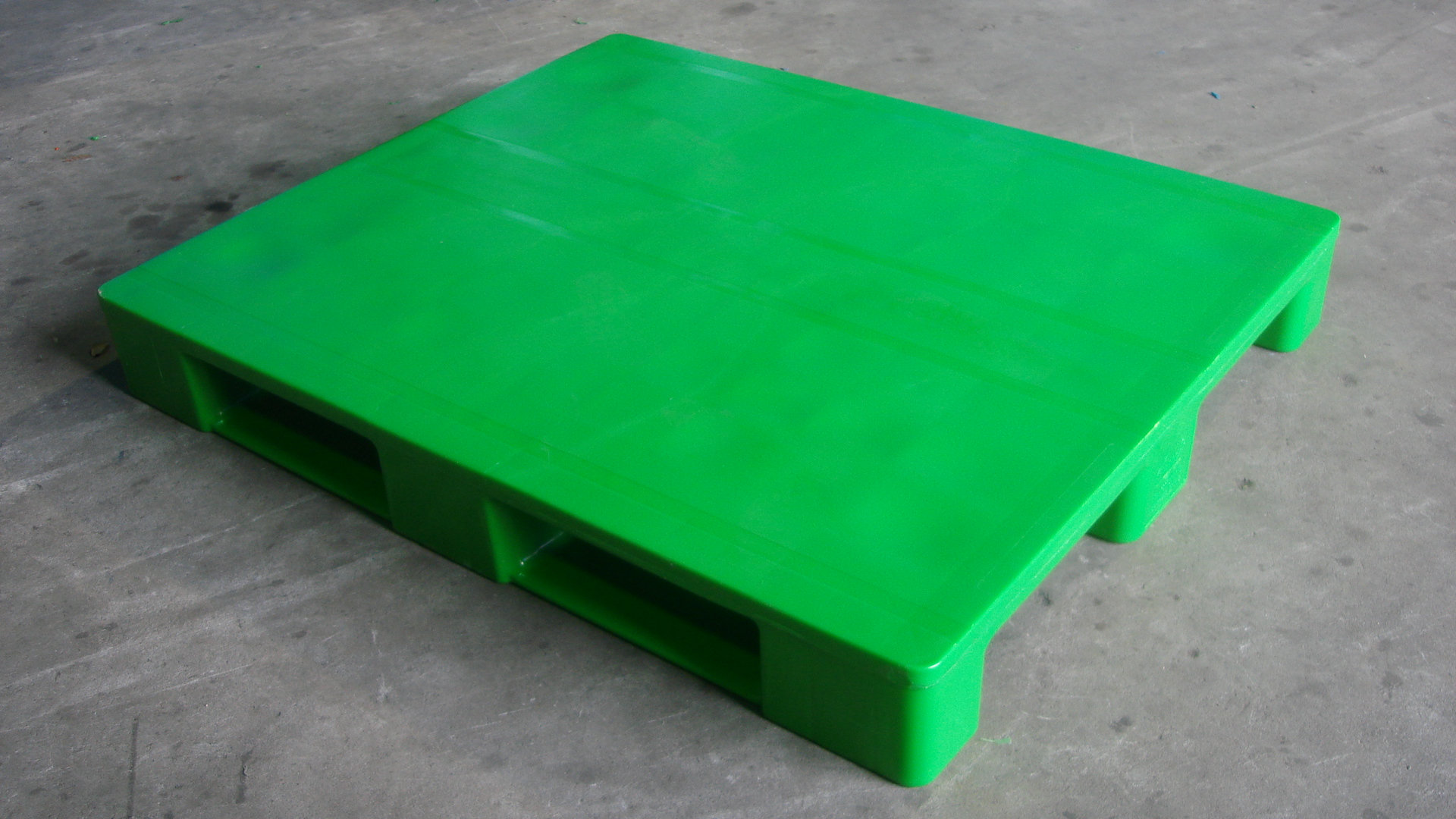 green hygiene plastic pallets