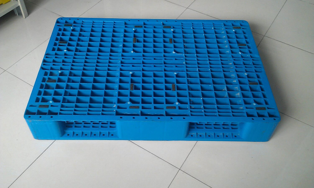 32 x 48 Industrial Steel Reinforced Recycled Plastic Euro Pallets