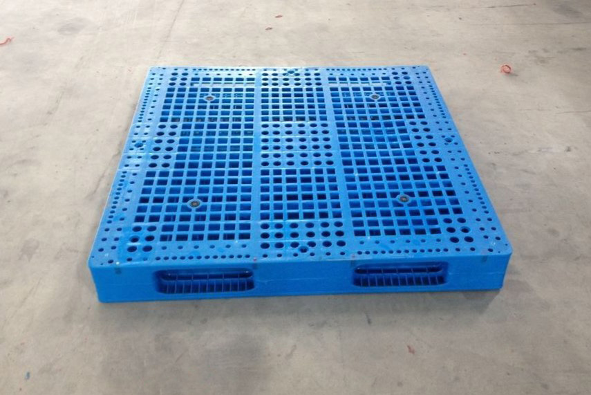 1200 x 1200 Strong Recyclable Reversible Plastic Pallets For Storage