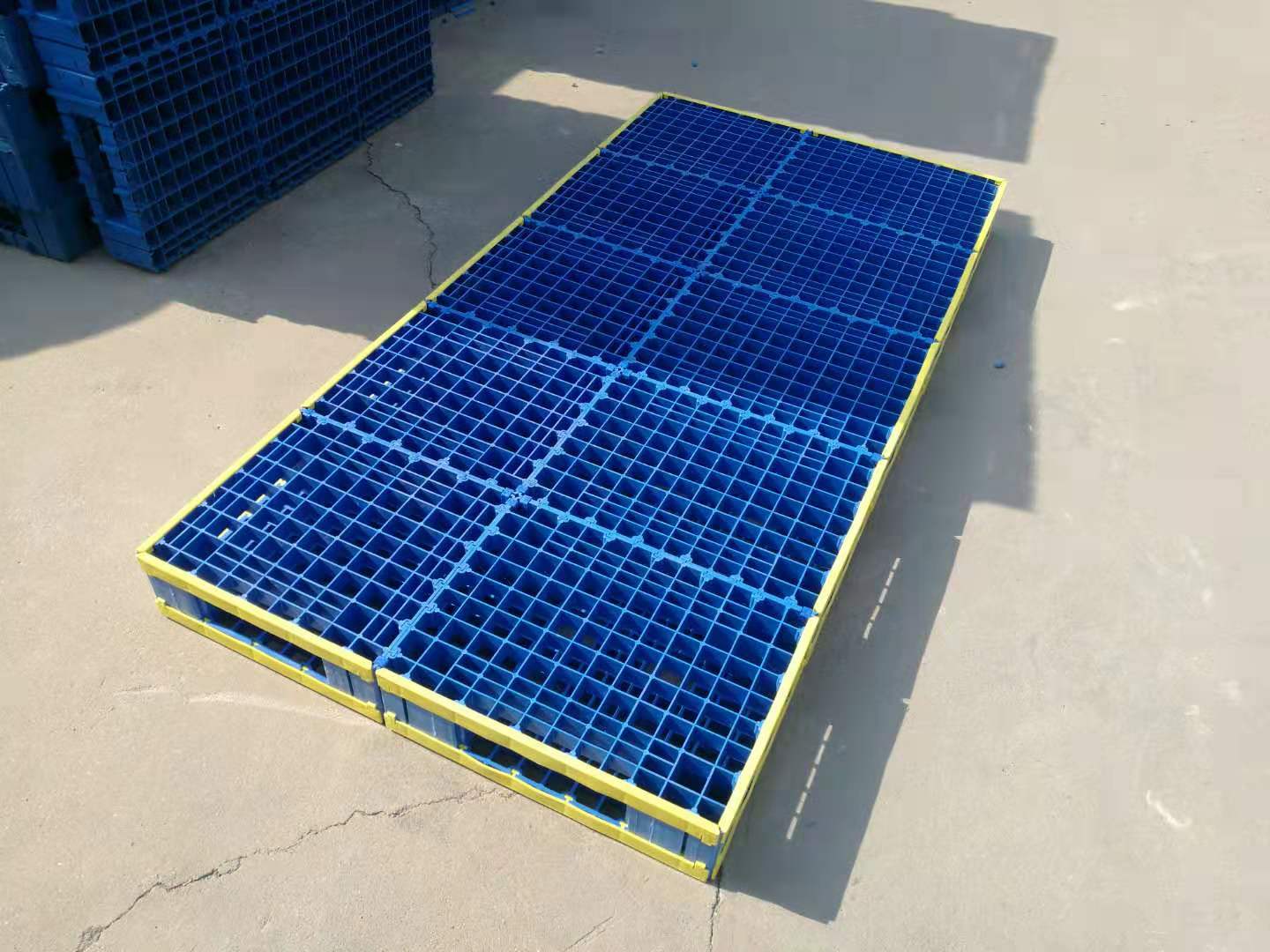 large heavy duty splicing plastic pallet