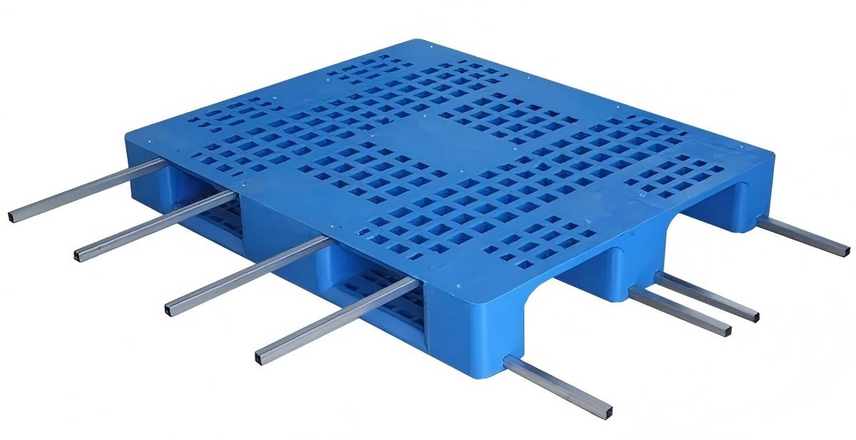 Steel-reinforced plastic pallet