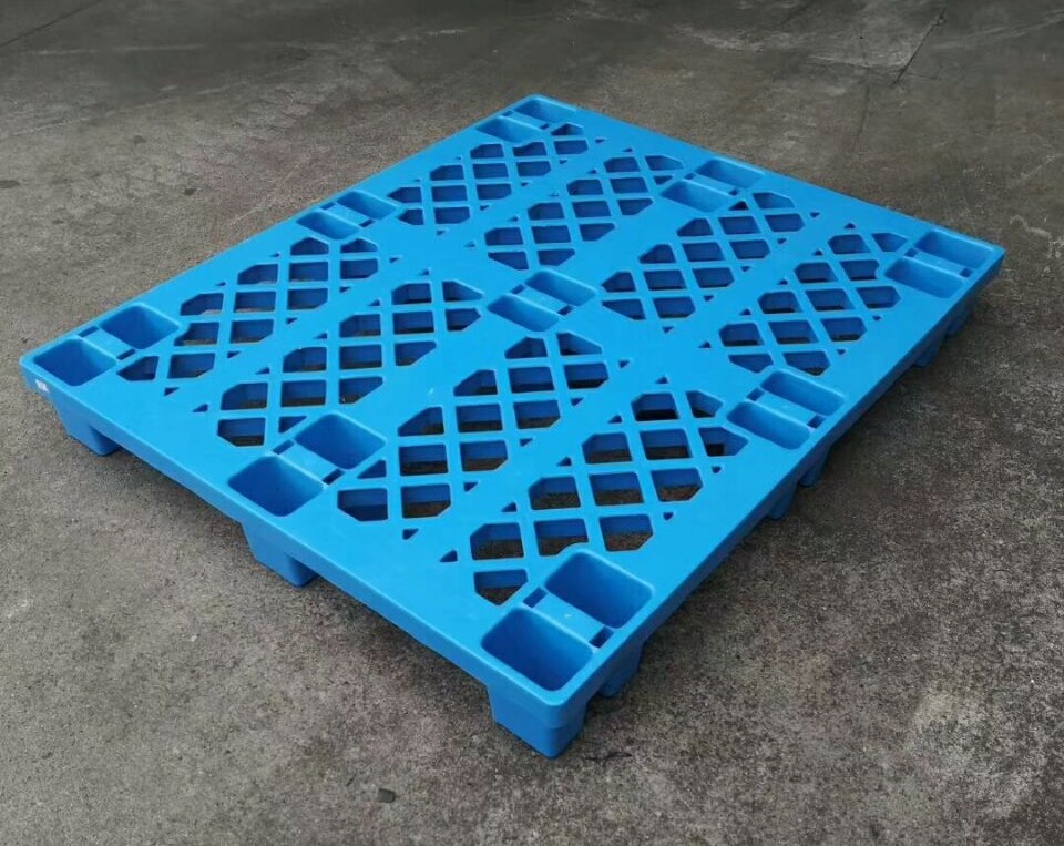 lightweight nestable plastic export pallets