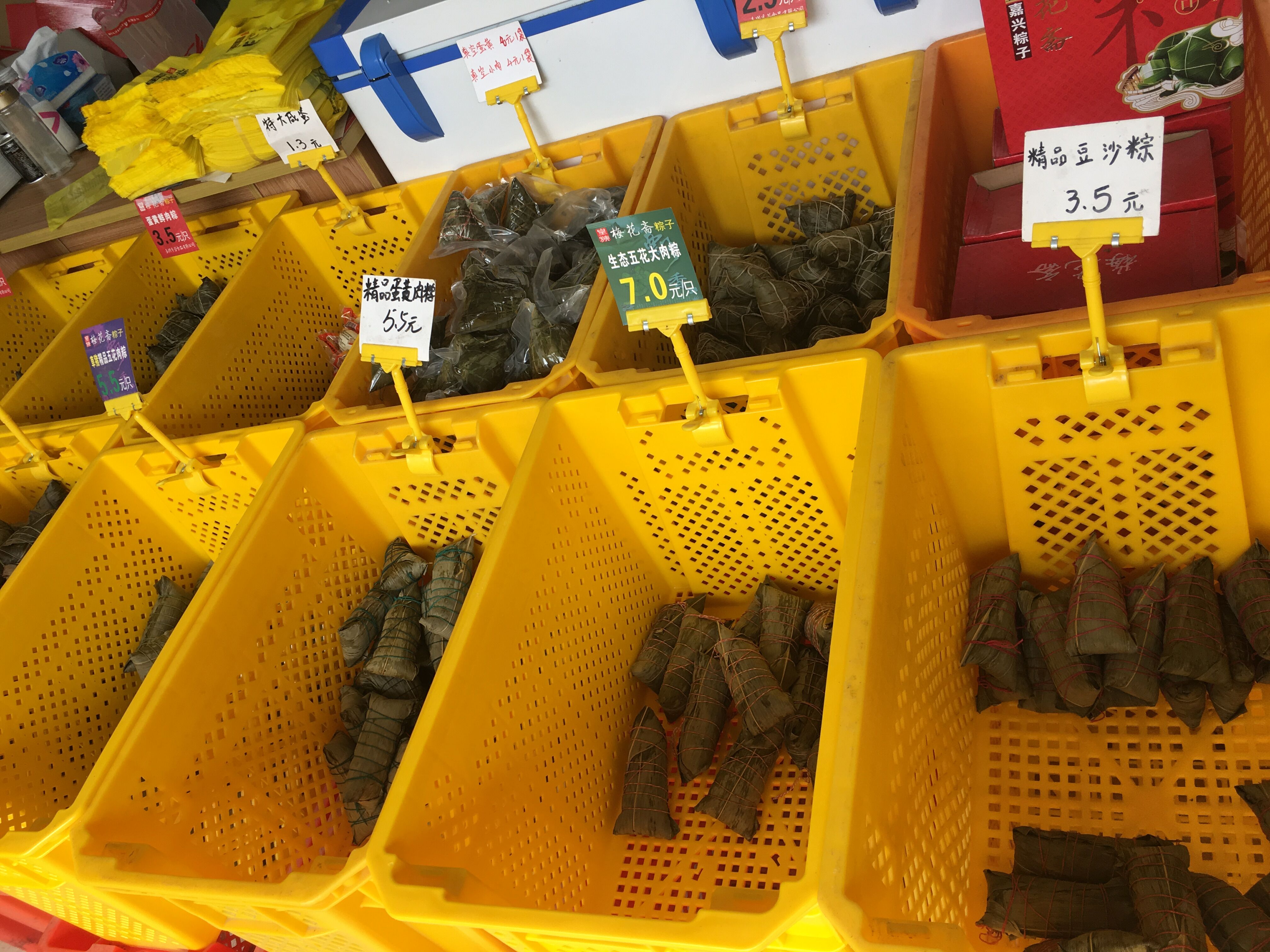 plastic Stack and Nest Containers
